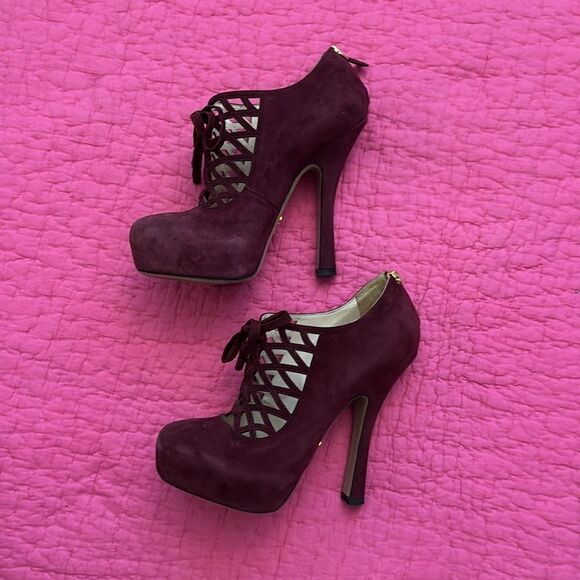 PRADA Elegant Burgundy  suede lace up High Heels booties, US7 - Picture 4 of 10